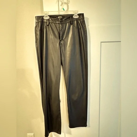 Faux leather pants - Picture 2 of 4